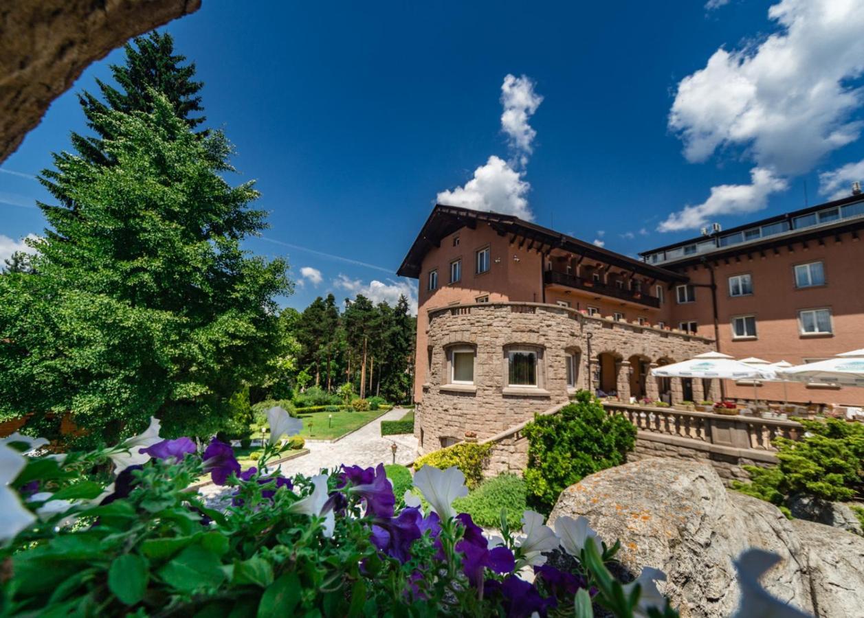 Spa Hotel Dvoretsa فيلينغراد المظهر الخارجي الصورة The hotel