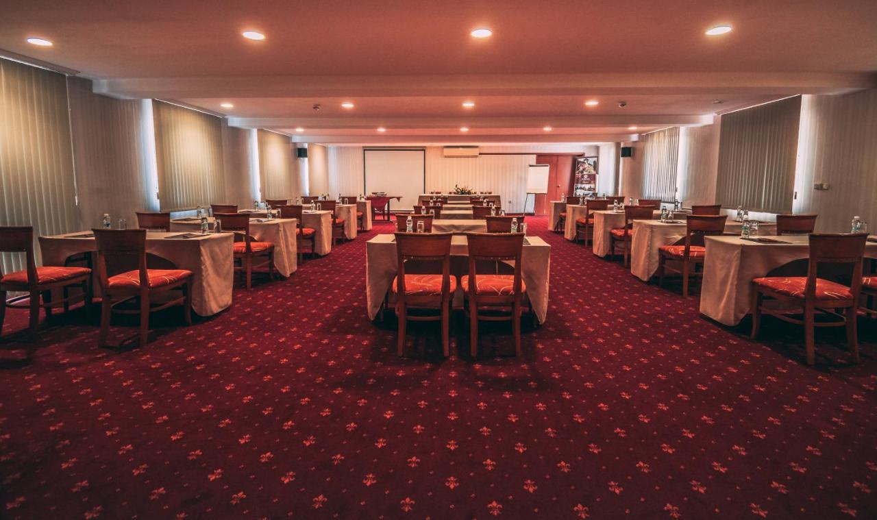 Spa Hotel Dvoretsa فيلينغراد المظهر الخارجي الصورة Meeting room