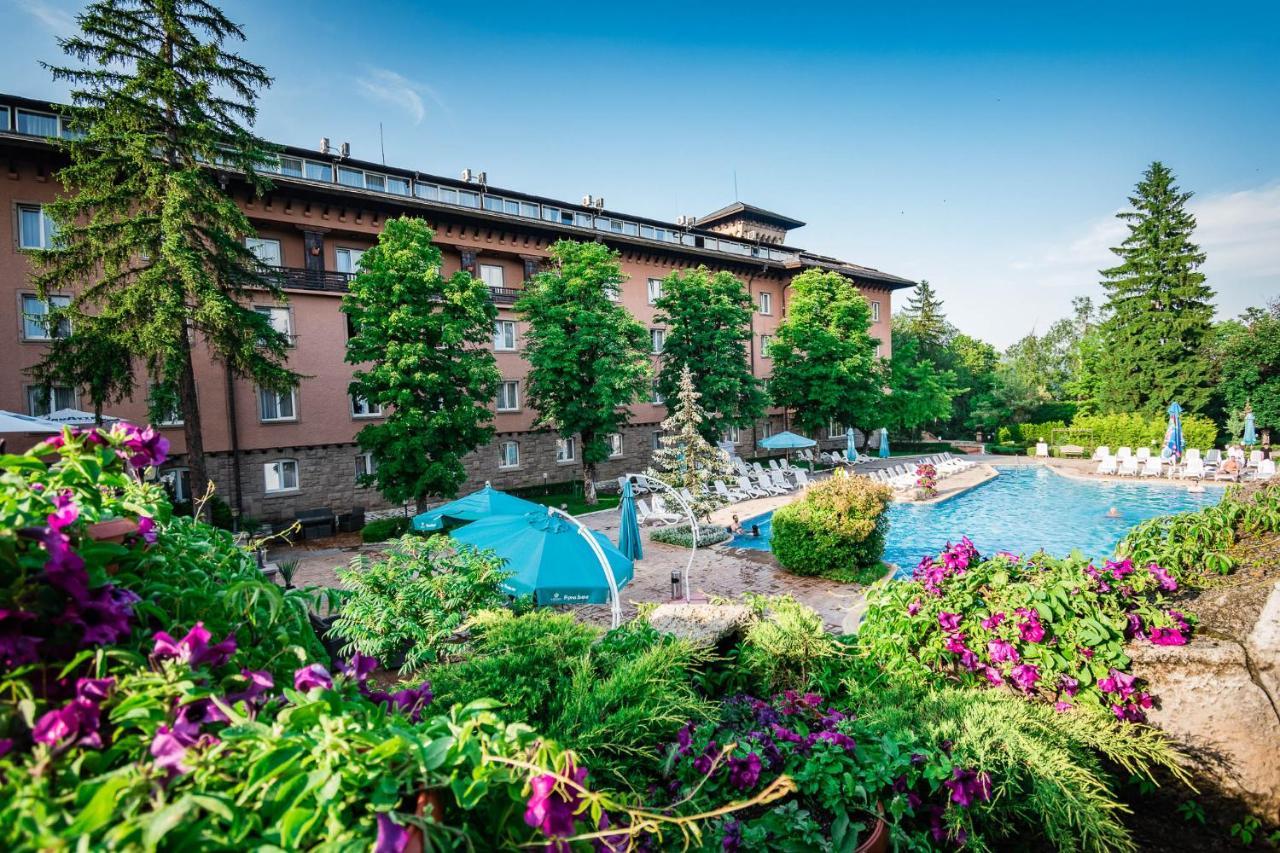 Spa Hotel Dvoretsa فيلينغراد المظهر الخارجي الصورة The hotel complex