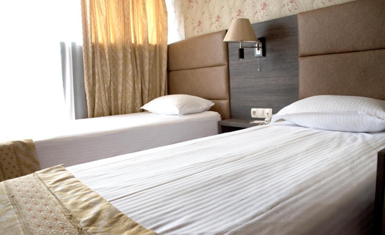 Spa Hotel Dvoretsa فيلينغراد المظهر الخارجي الصورة A room at the hotel